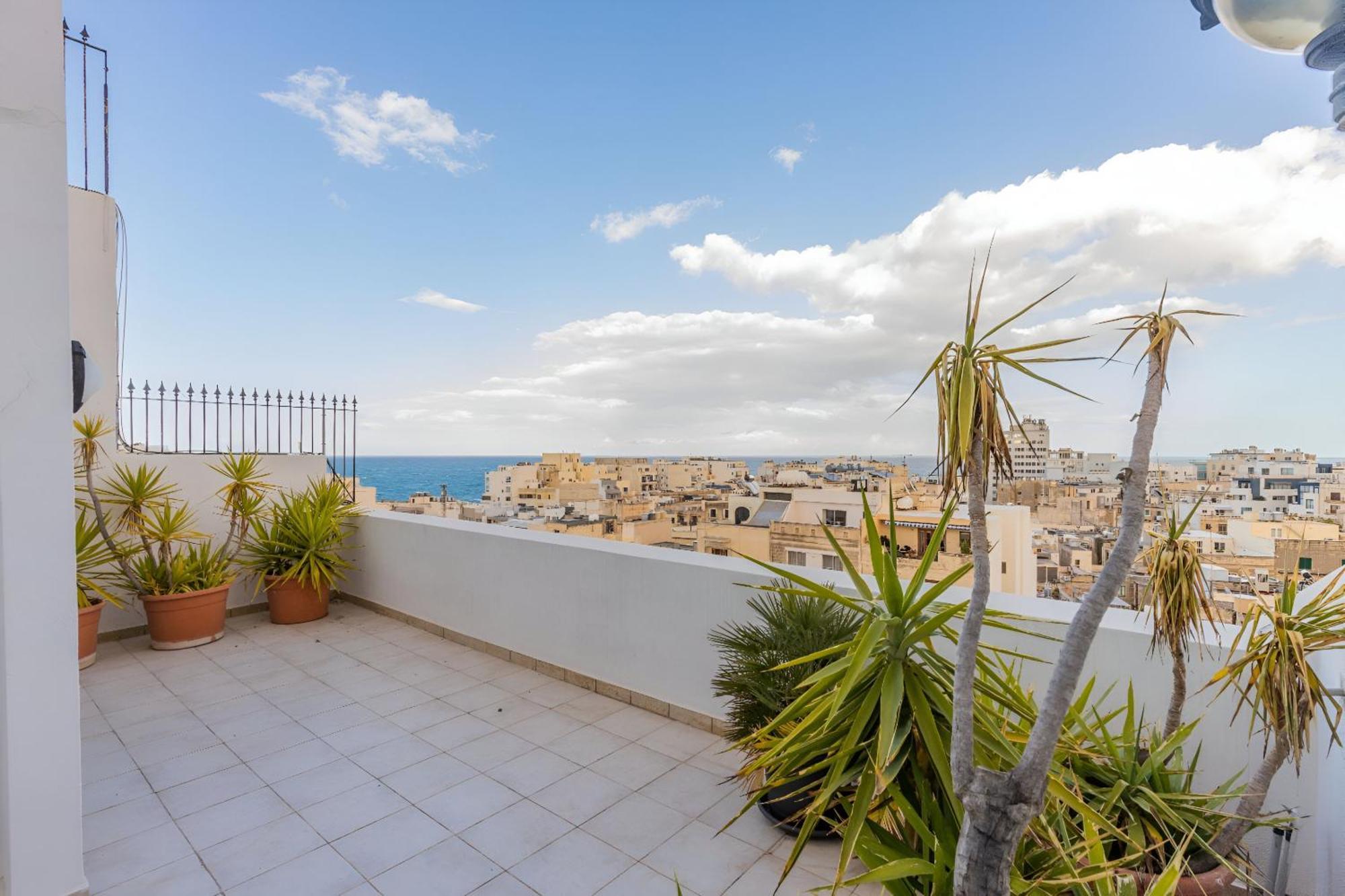 Stunning - Seaview Penthouse 3-Bed + Parking Apartment Sliema Exterior photo